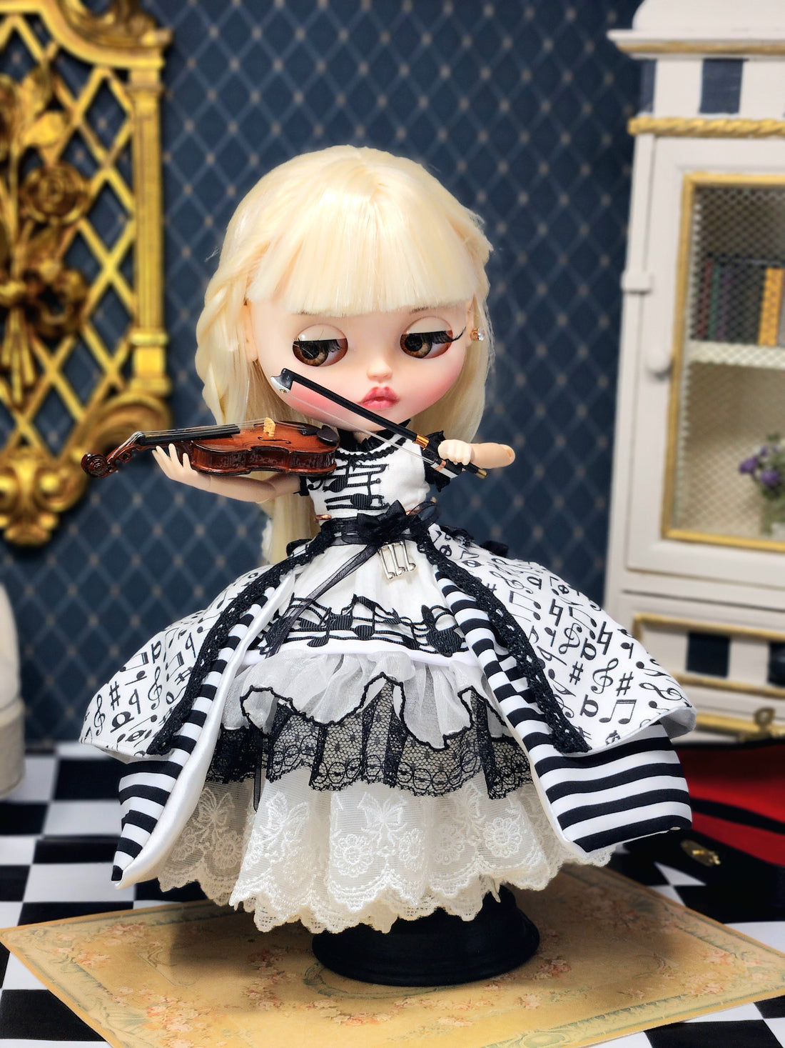 Blythe FA, OOAK, The Violinist, 14-Piece Ensemble, Blythe Dress, Black and White, Violin, Bespoke